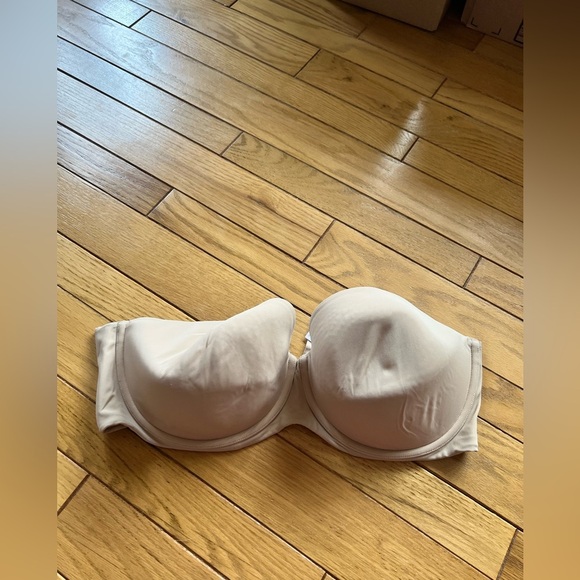 Cacique - Lightly Lined Multi-Way Strapless Bra - Picture 1 of 4